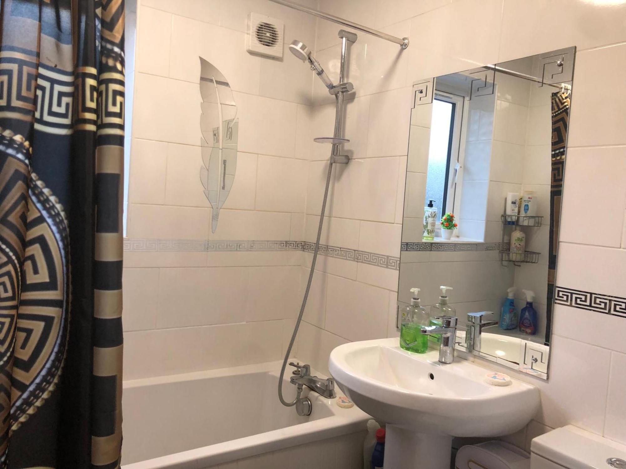 Cheerful 4 Bedroom House With Garden Free Parking ロンドン エクステリア 写真