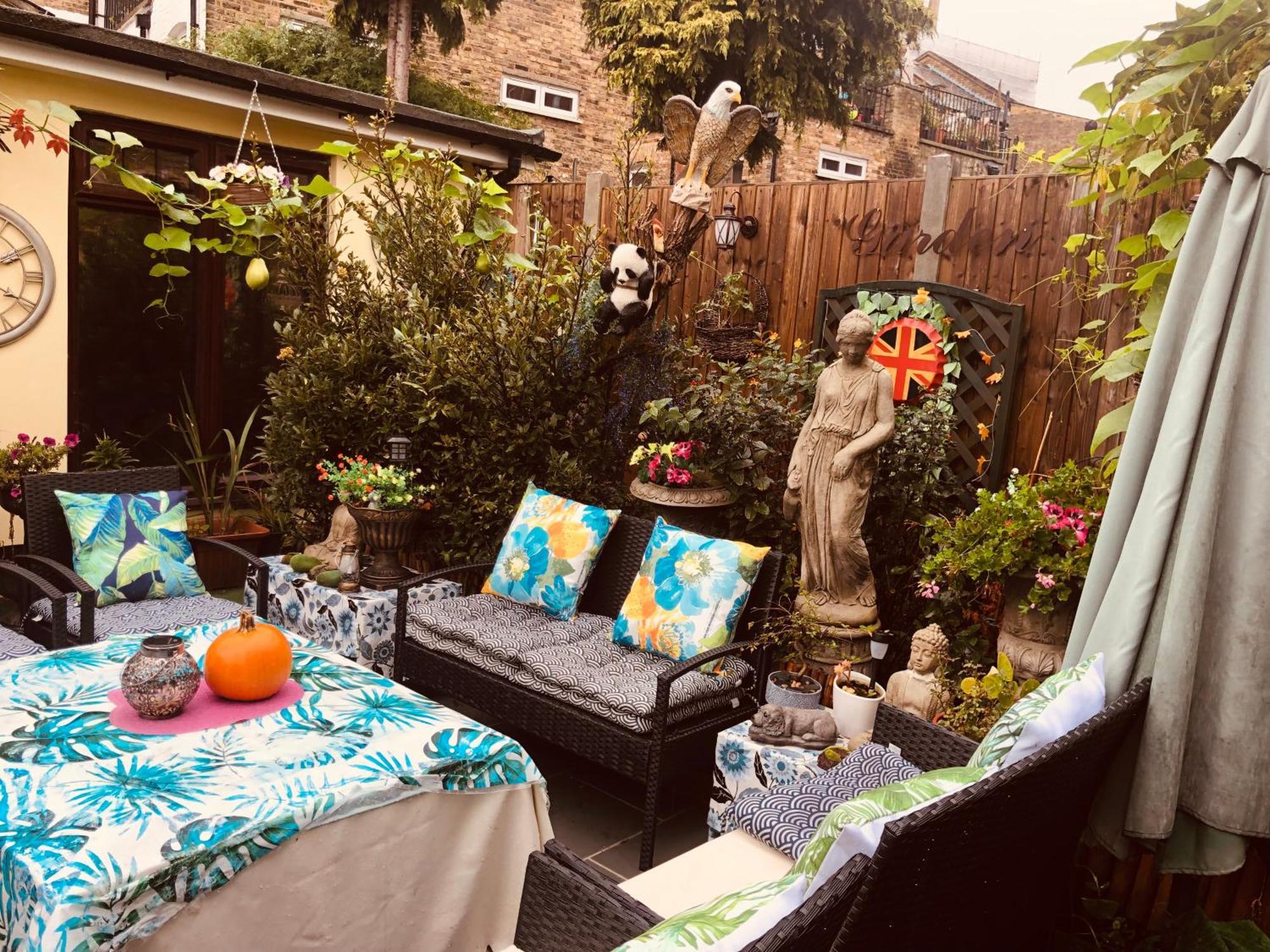 Cheerful 4 Bedroom House With Garden Free Parking ロンドン エクステリア 写真